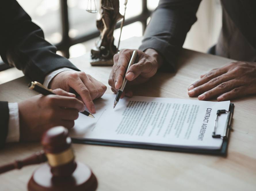 Attorneys or lawyers are advising clients in defamation cases.